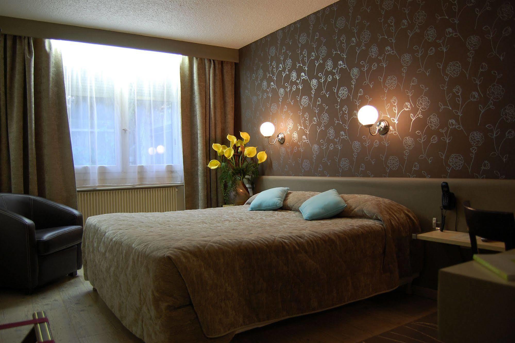 Logis Hotel Du Midi - Saint Etienne Sud ภายนอก รูปภาพ