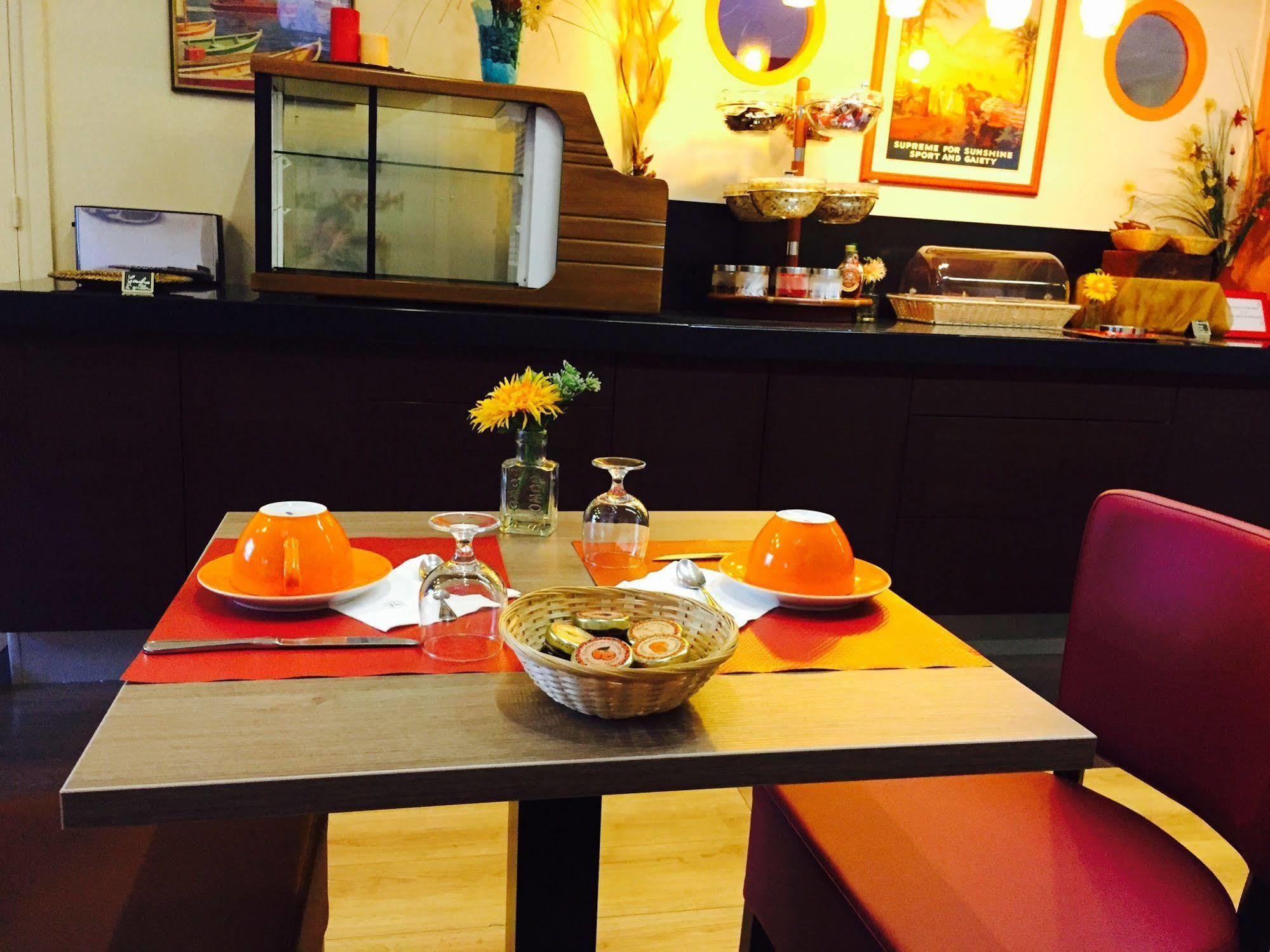Logis Hotel Du Midi - Saint Etienne Sud ภายนอก รูปภาพ