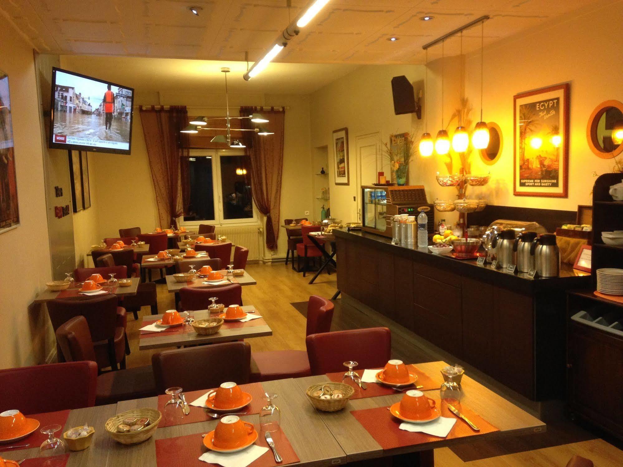 Logis Hotel Du Midi - Saint Etienne Sud ภายนอก รูปภาพ