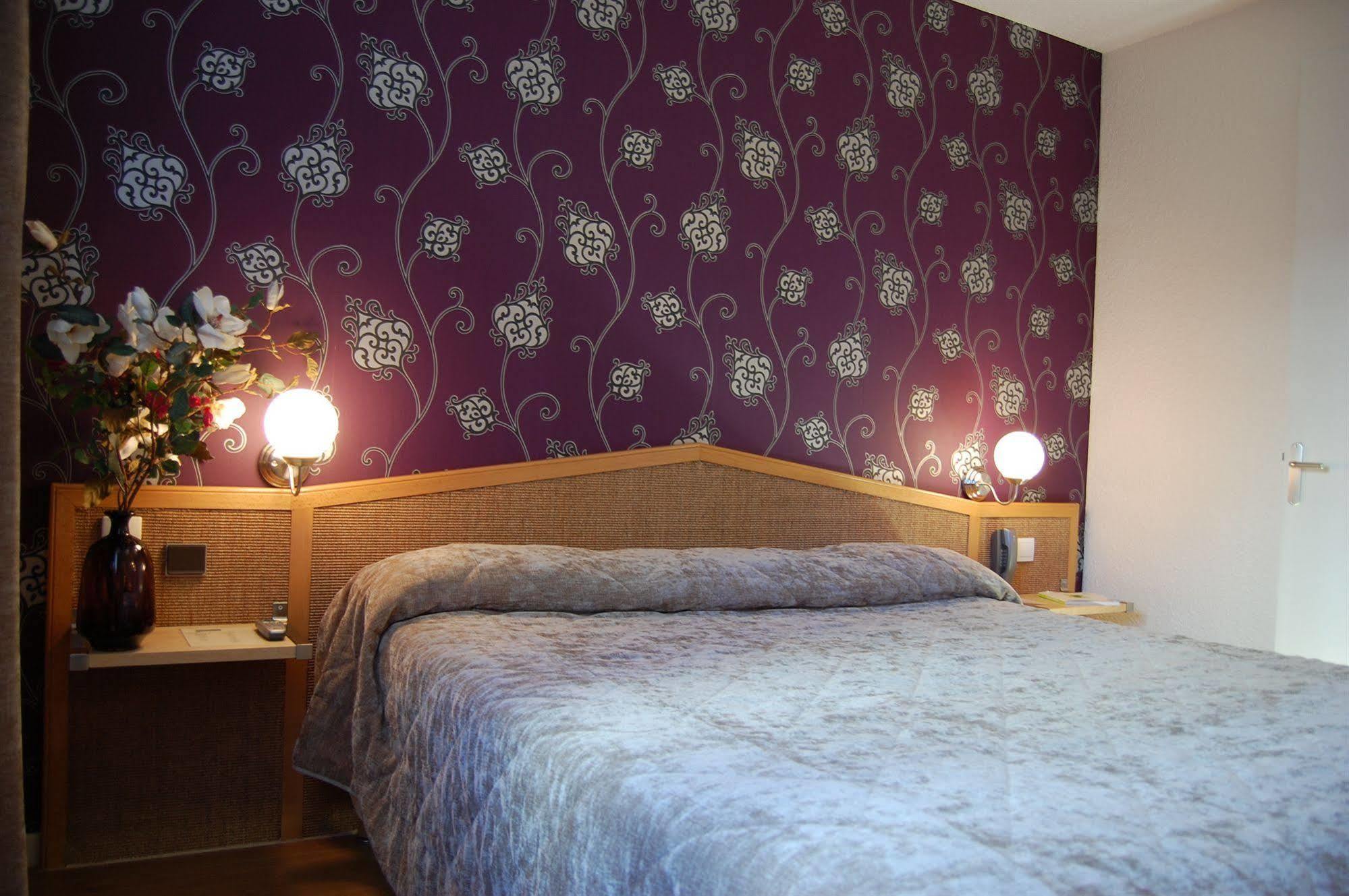 Logis Hotel Du Midi - Saint Etienne Sud ภายนอก รูปภาพ